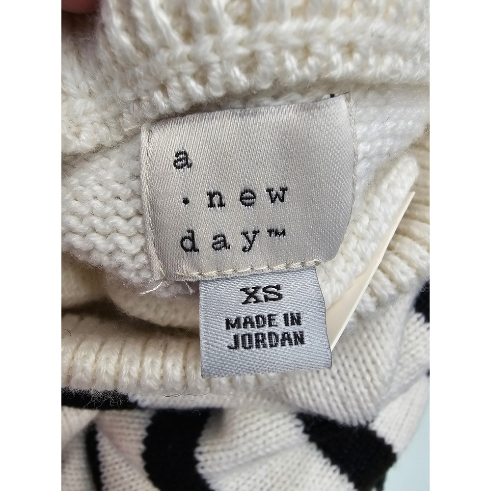 A New Day Womens Striped Crewneck Sweater Cream Black XS 018134774 - Picture 4 of 7
